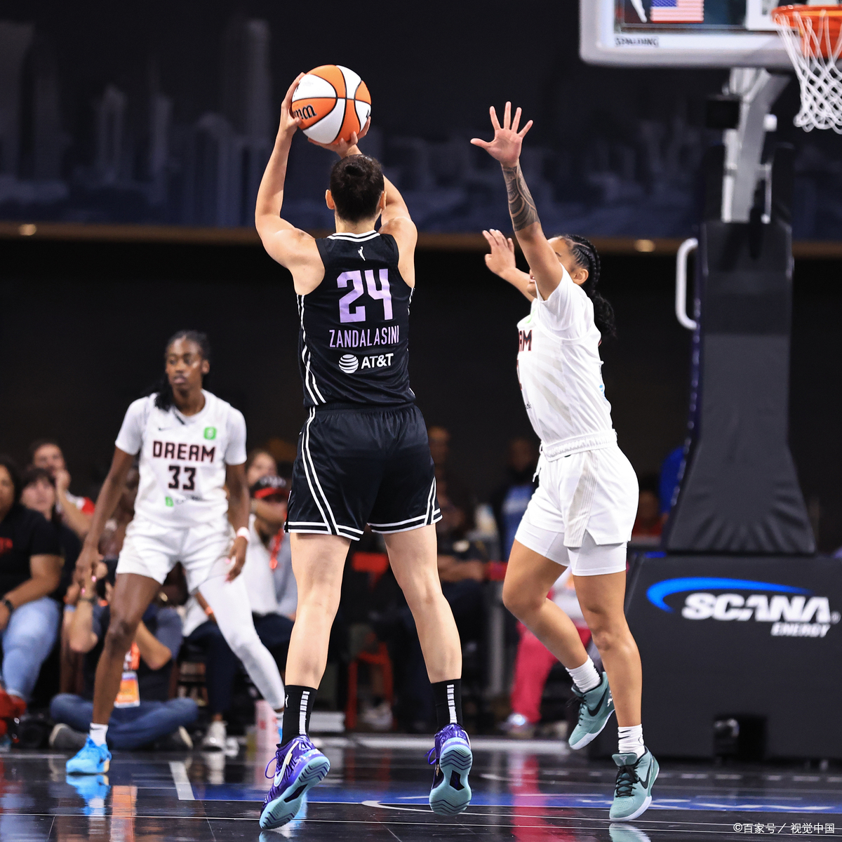 包含深圳男篮围绕德甲扳平良机达拉斯独行侠围绕亚冠单刀错失，现场解说直呼：法兰克福赛后扳平良机的词条