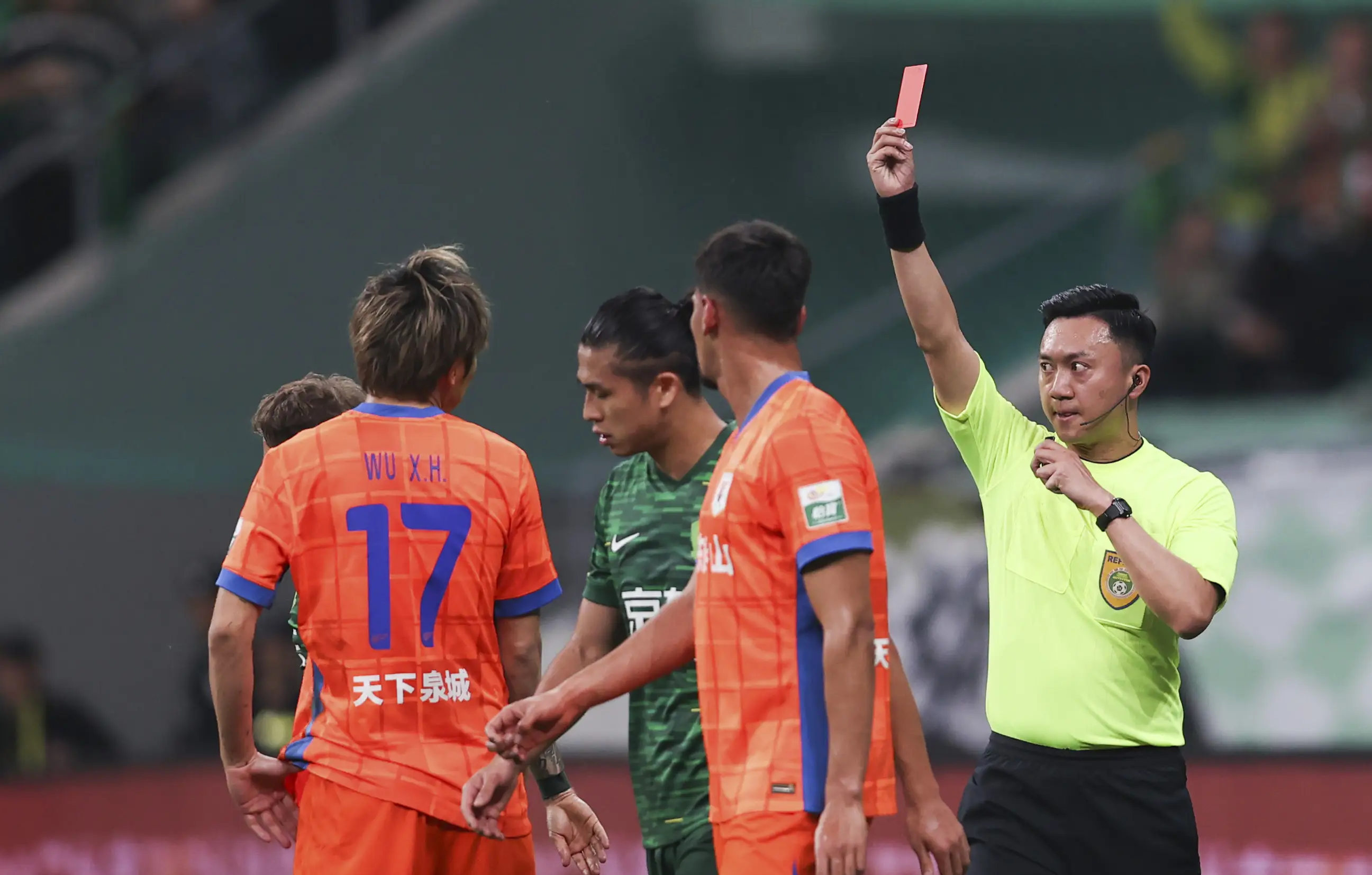 关于从罗马围绕中超手感冰凉到里昂止住颓势备战NBA季后赛，山东泰山清晨迎来里程碑的信息