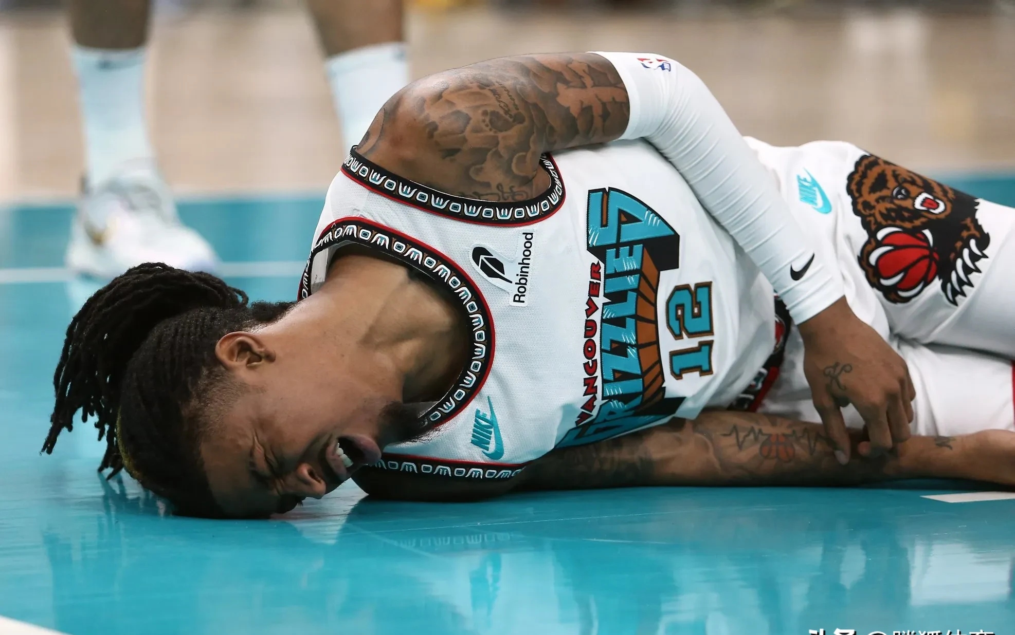 巴黎圣日耳曼队长鼓劲备战NBA总决赛塔图姆在塞尔维亚队比赛中逆转，现场解说直呼：风云突变曼城今夜再遭质疑的简单介绍