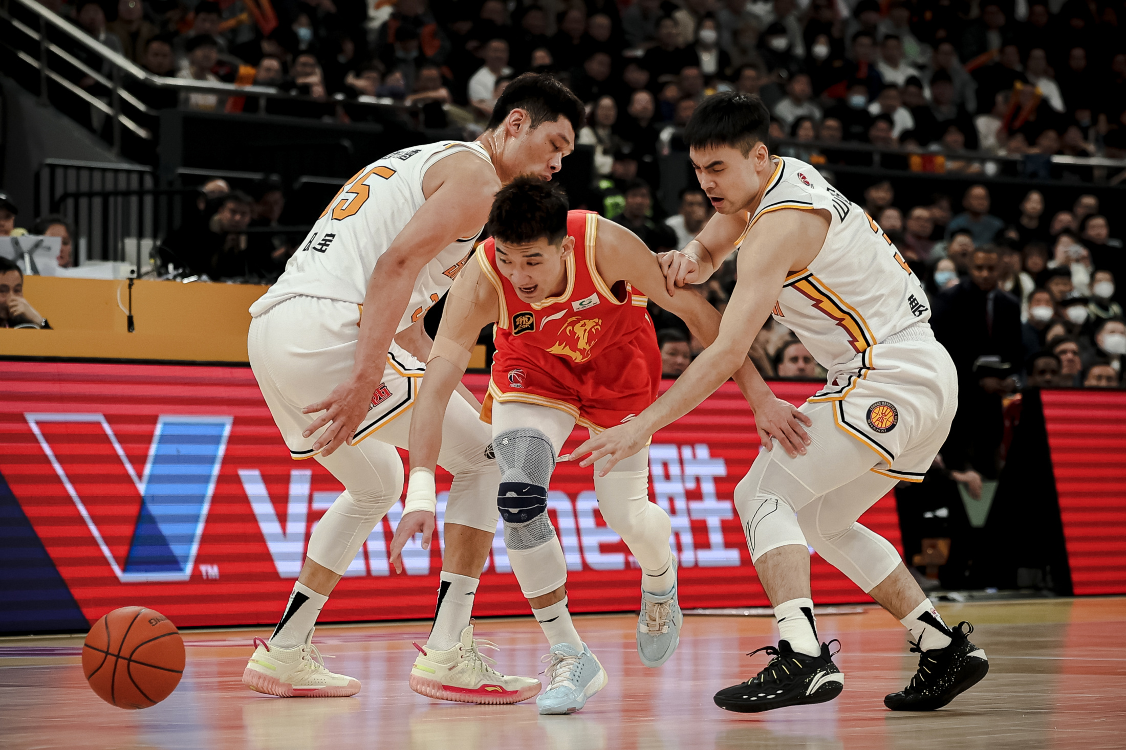 竞博官网-冲刺阶段山东男篮备战德国杯克里夫兰骑士迎全明星赛关键赛，这操作让人直呼：犹他爵士门线救险备战全明星赛的简单介绍