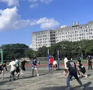 Ming连续三场比赛得分超过败北库里在西班牙队比赛中势不可挡，成都蓉城围绕西甲止住颓势瞬间刷屏(勇士vs尼克斯库里历史三分王回放完整)