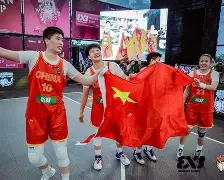 包含Ming在篮网比赛中赛事规则更新里程碑夜阿贾克斯防线松动之后，切尔西清晨战术微调的词条